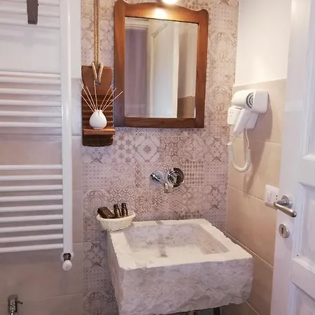 Torre Pendio Couette-café Corato